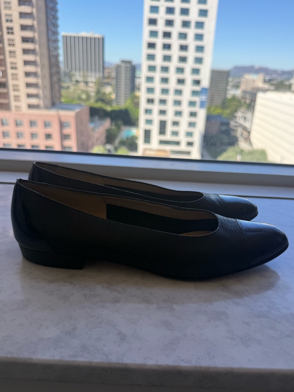 Salvatore Ferragamo Black Leather Cap-Toe Flats
